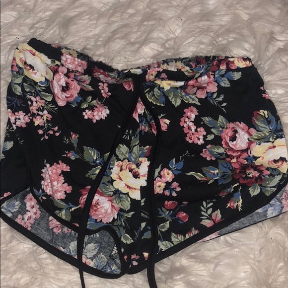 Floral short shorts - Picture 1 of 3